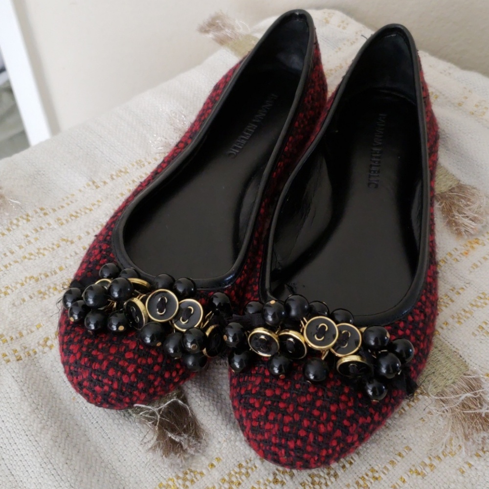 Banana Republic flats Shoes